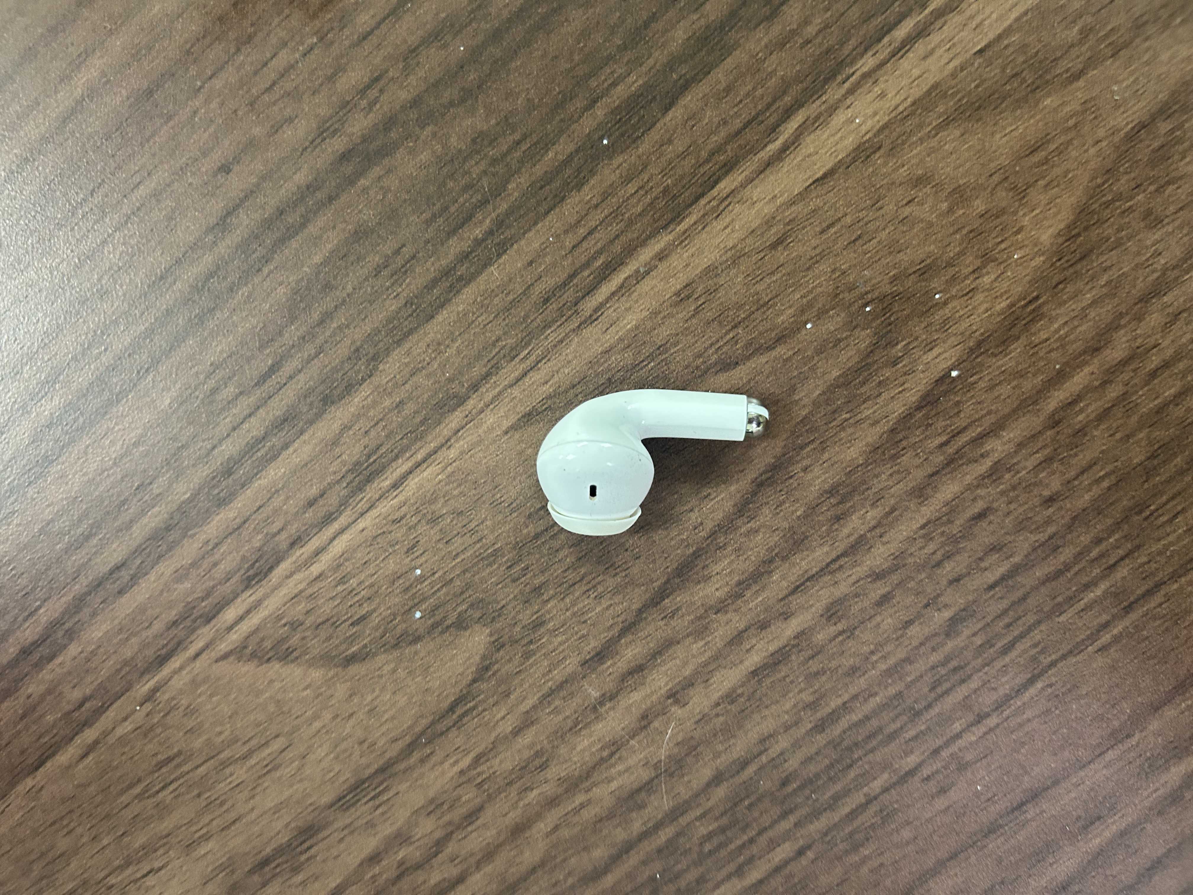 หูฟัง (Earphones) 