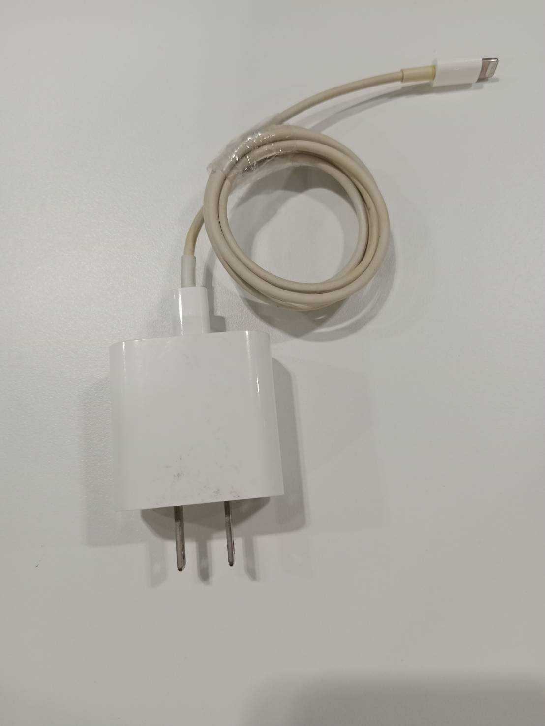 สายชาร์จ (Charging cable) 