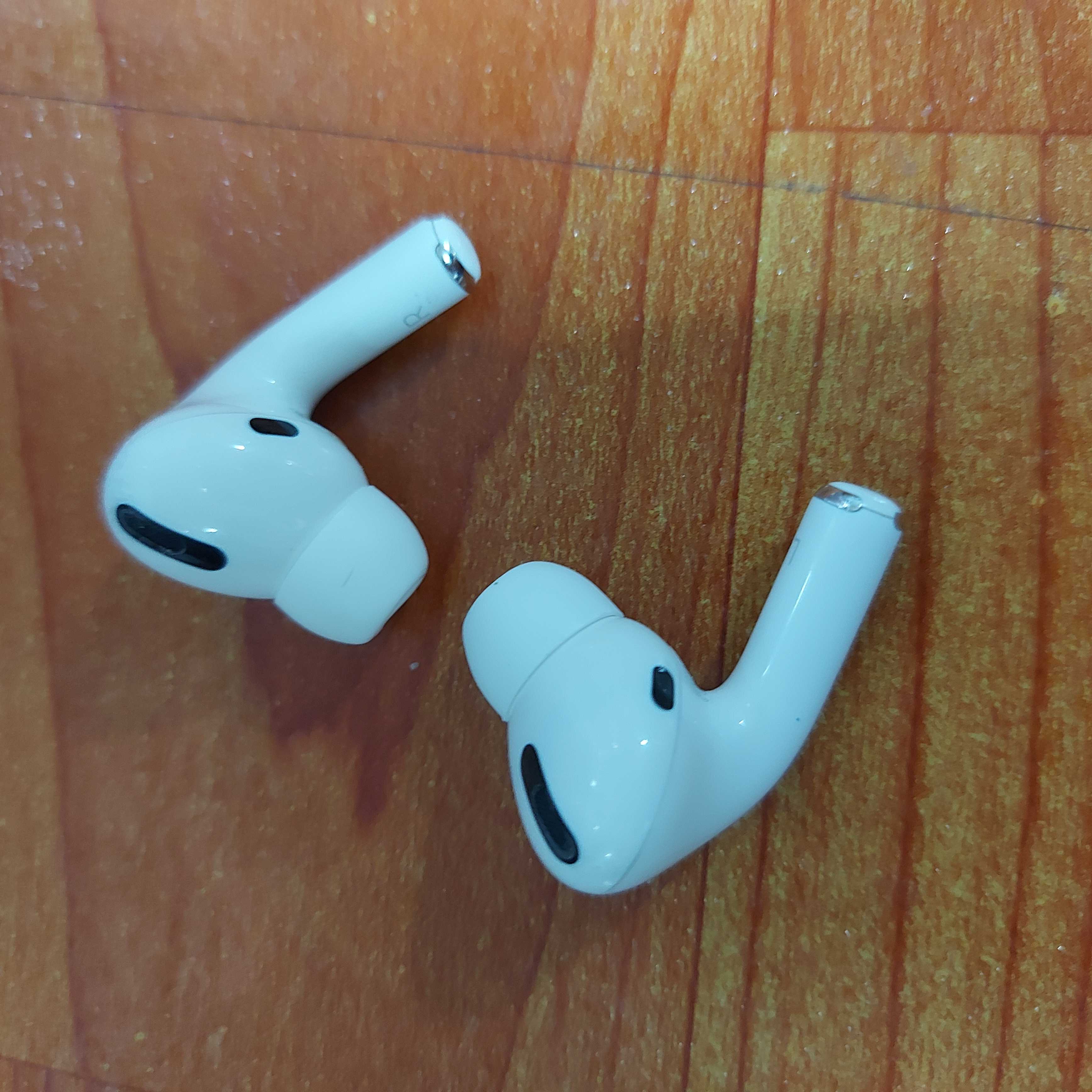 หูฟัง (Earphones) 
