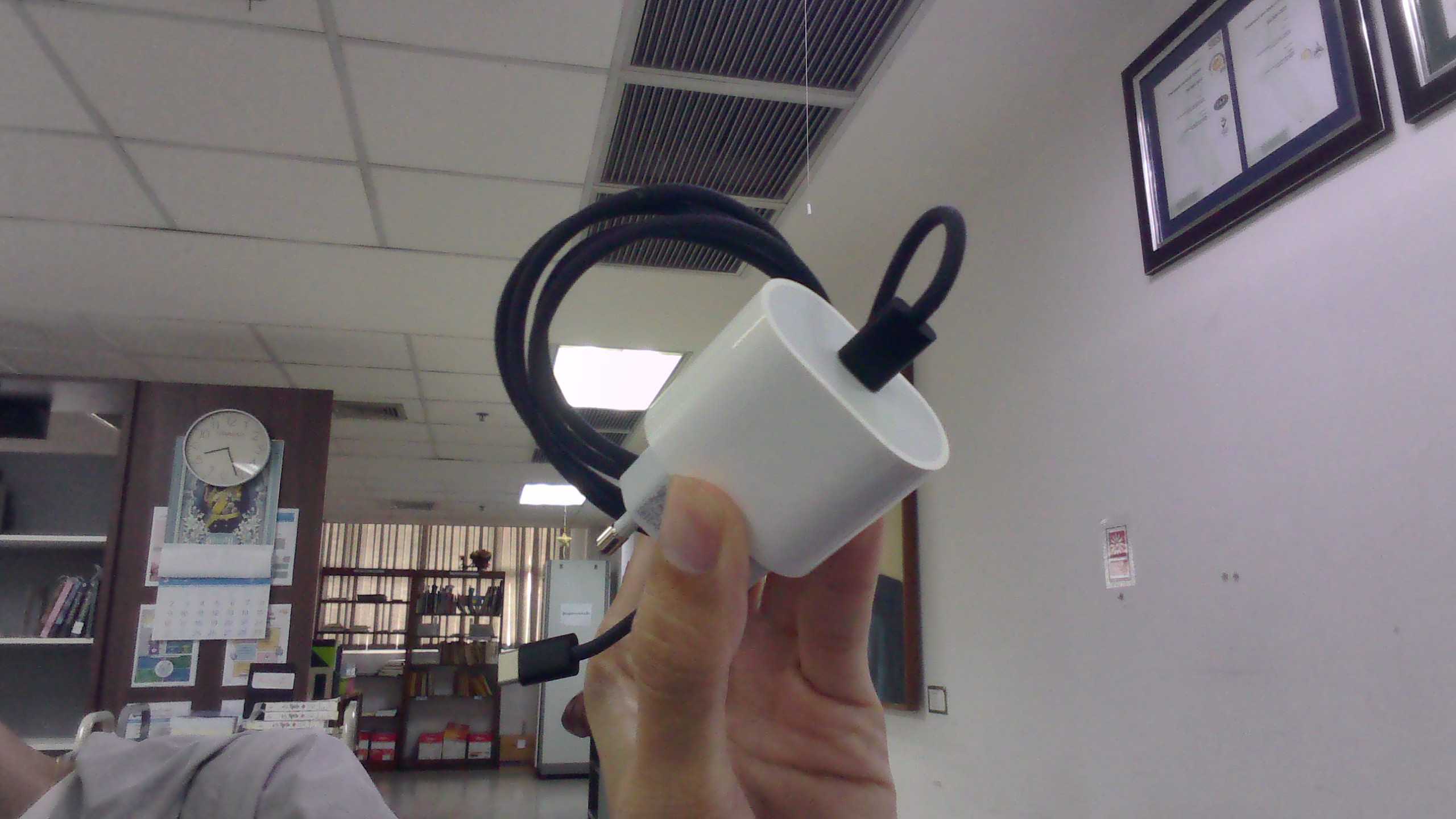 สายชาร์จ (Charging cable) 