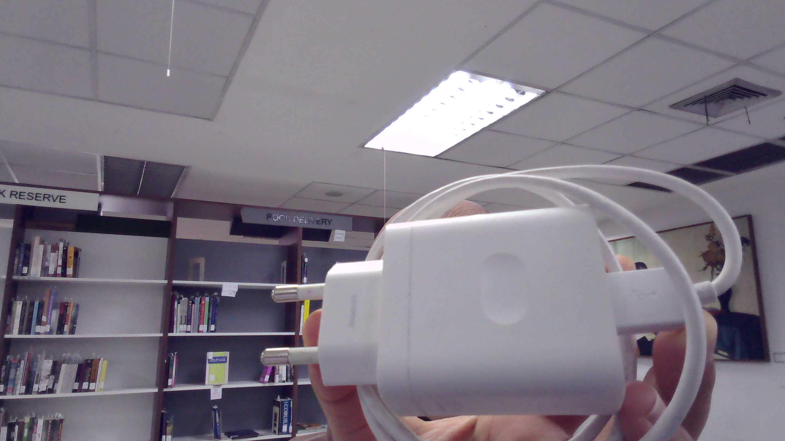 สายชาร์จ (Charging cable) 