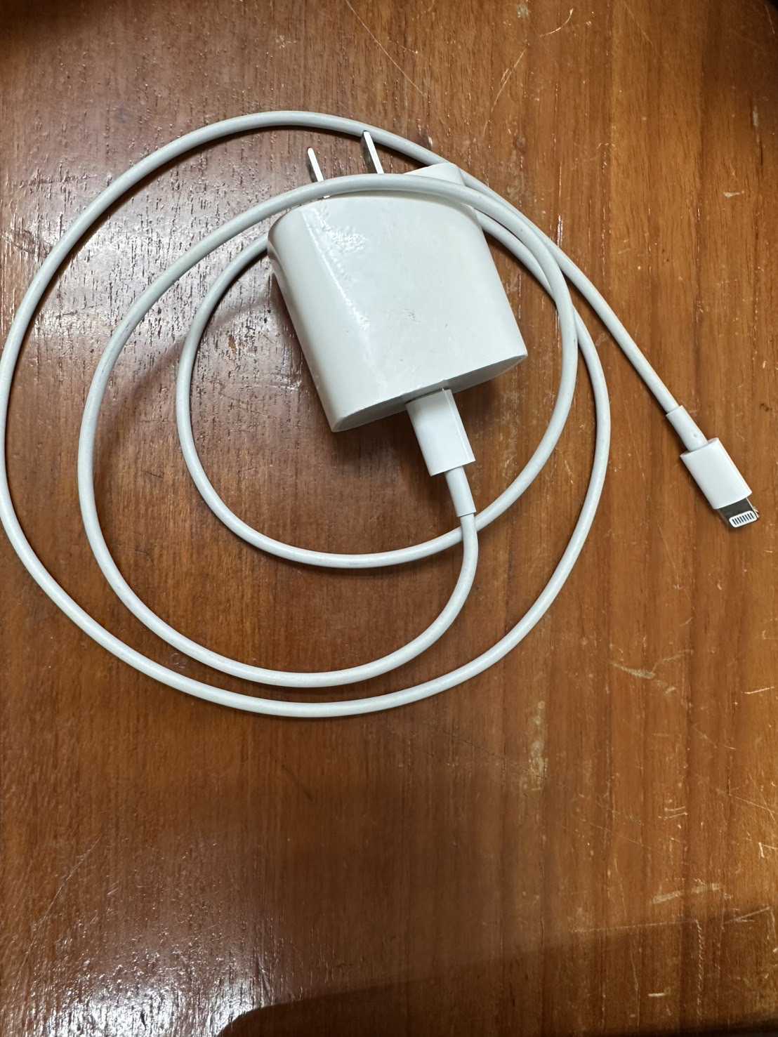 สายชาร์จ (Charging cable) 