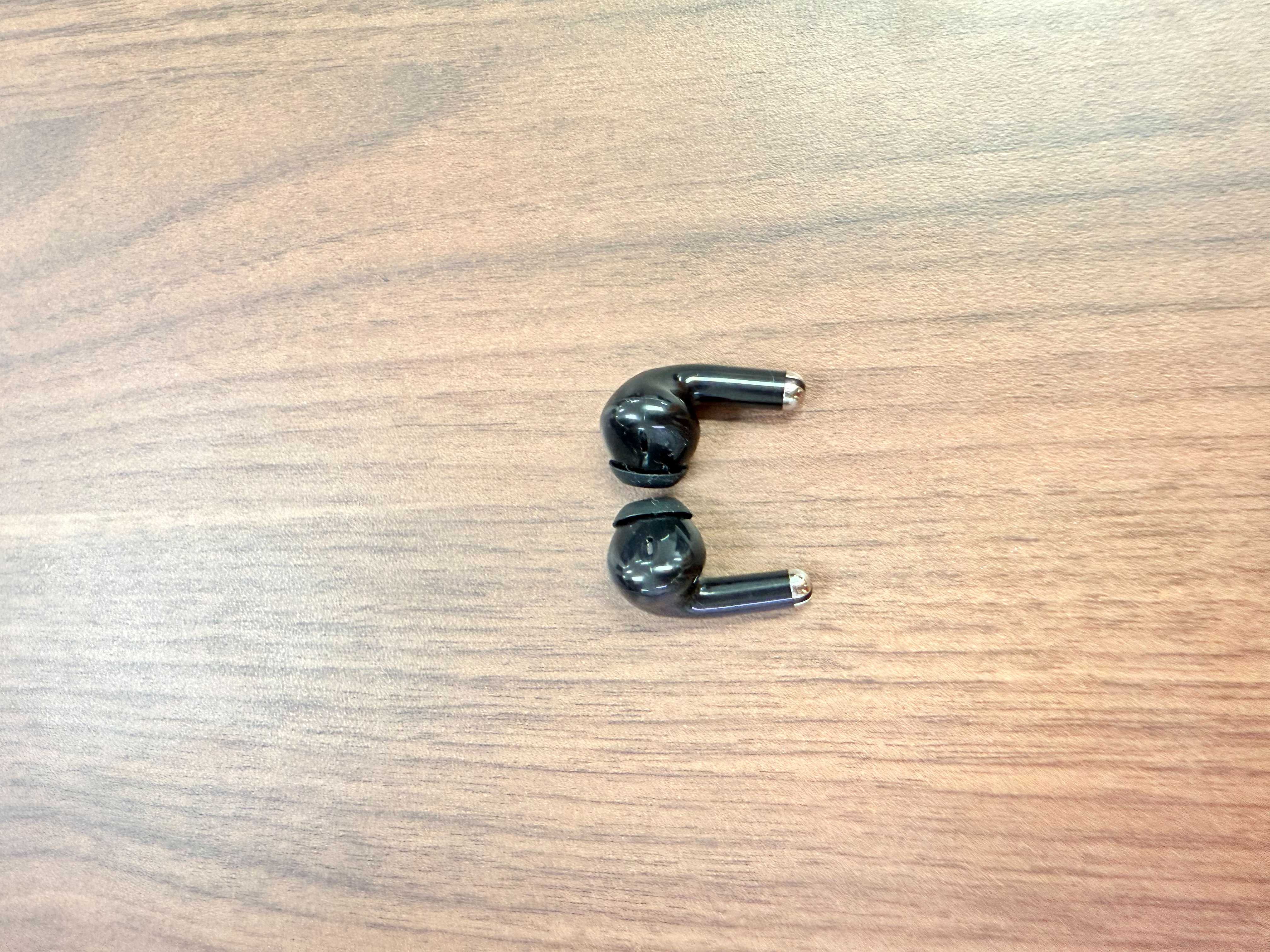 หูฟัง (Earphones) 