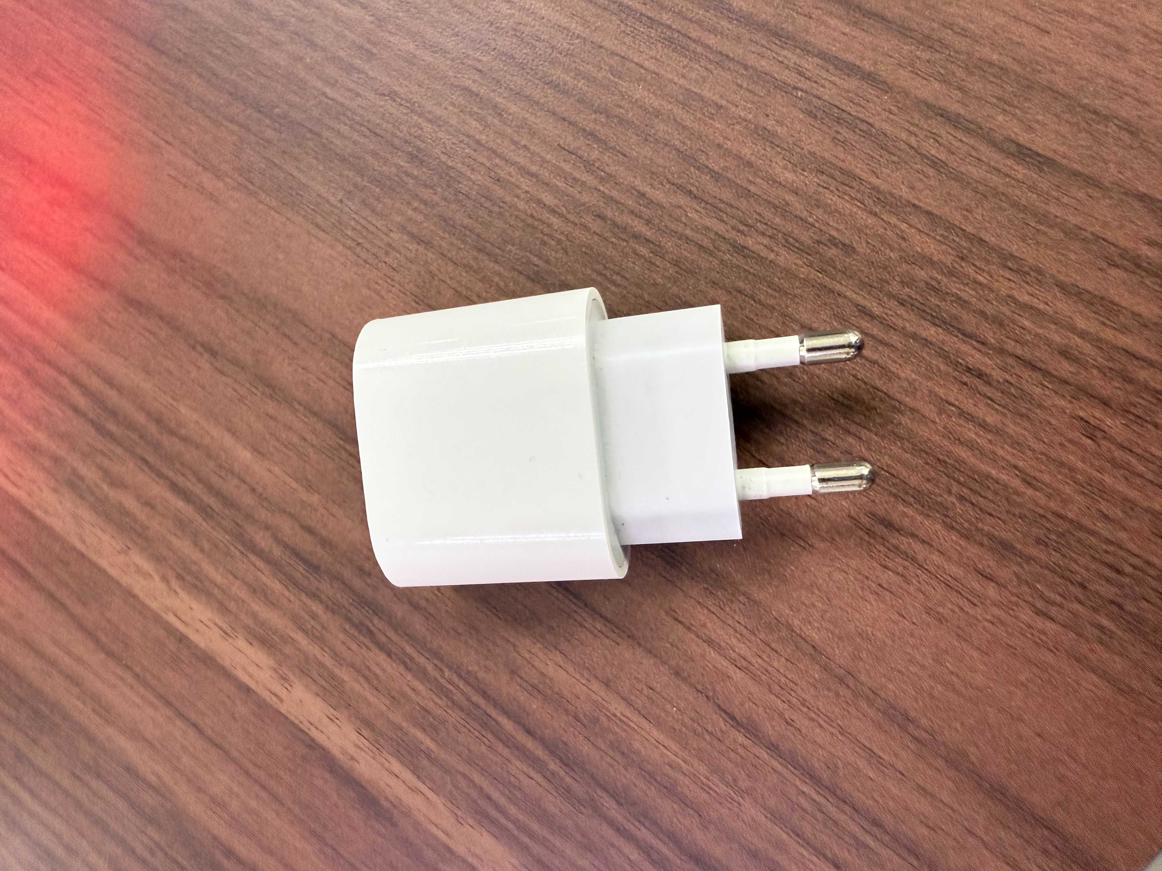 สายชาร์จ (Charging cable) 