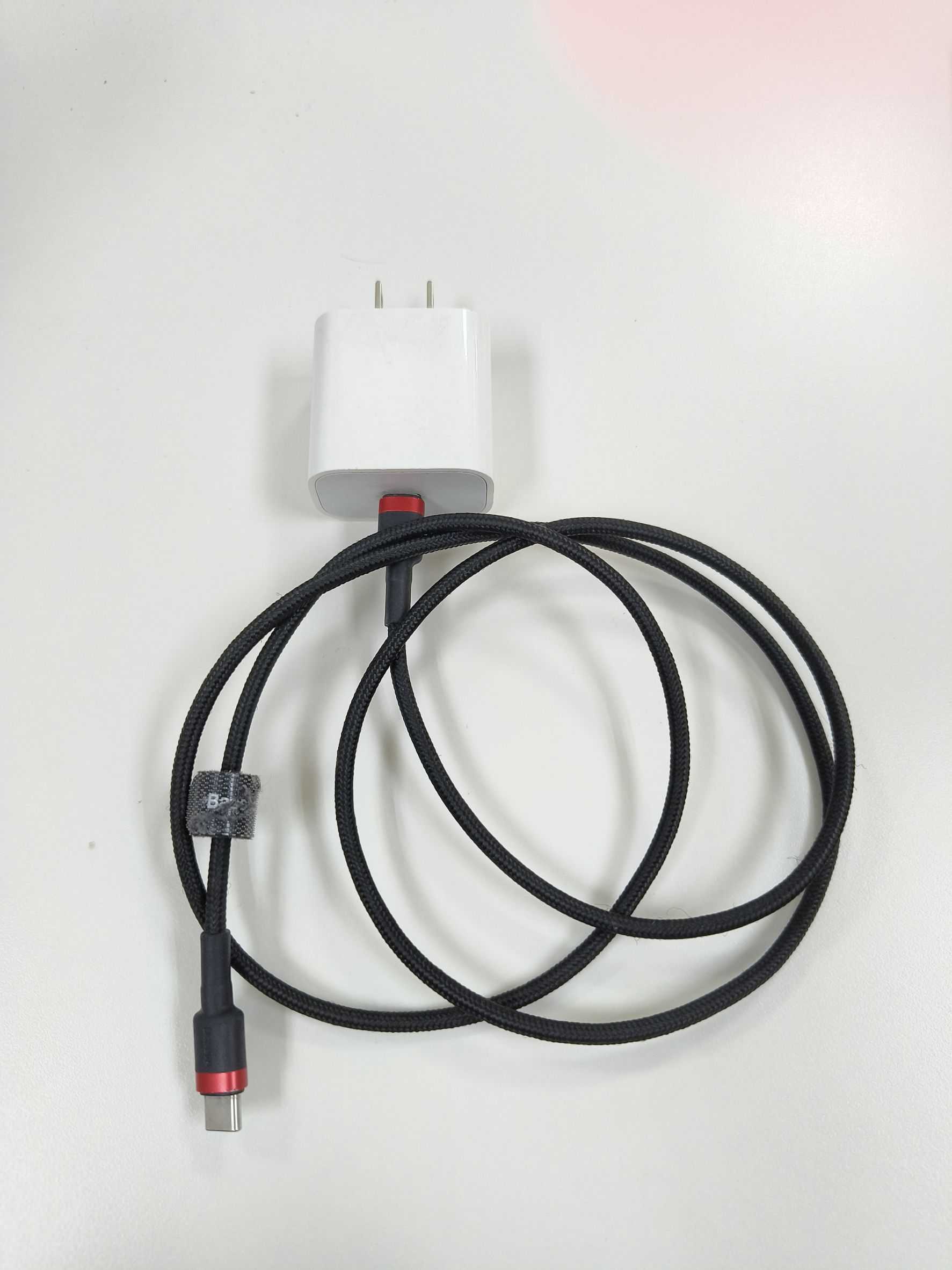 สายชาร์จ (Charging cable) 