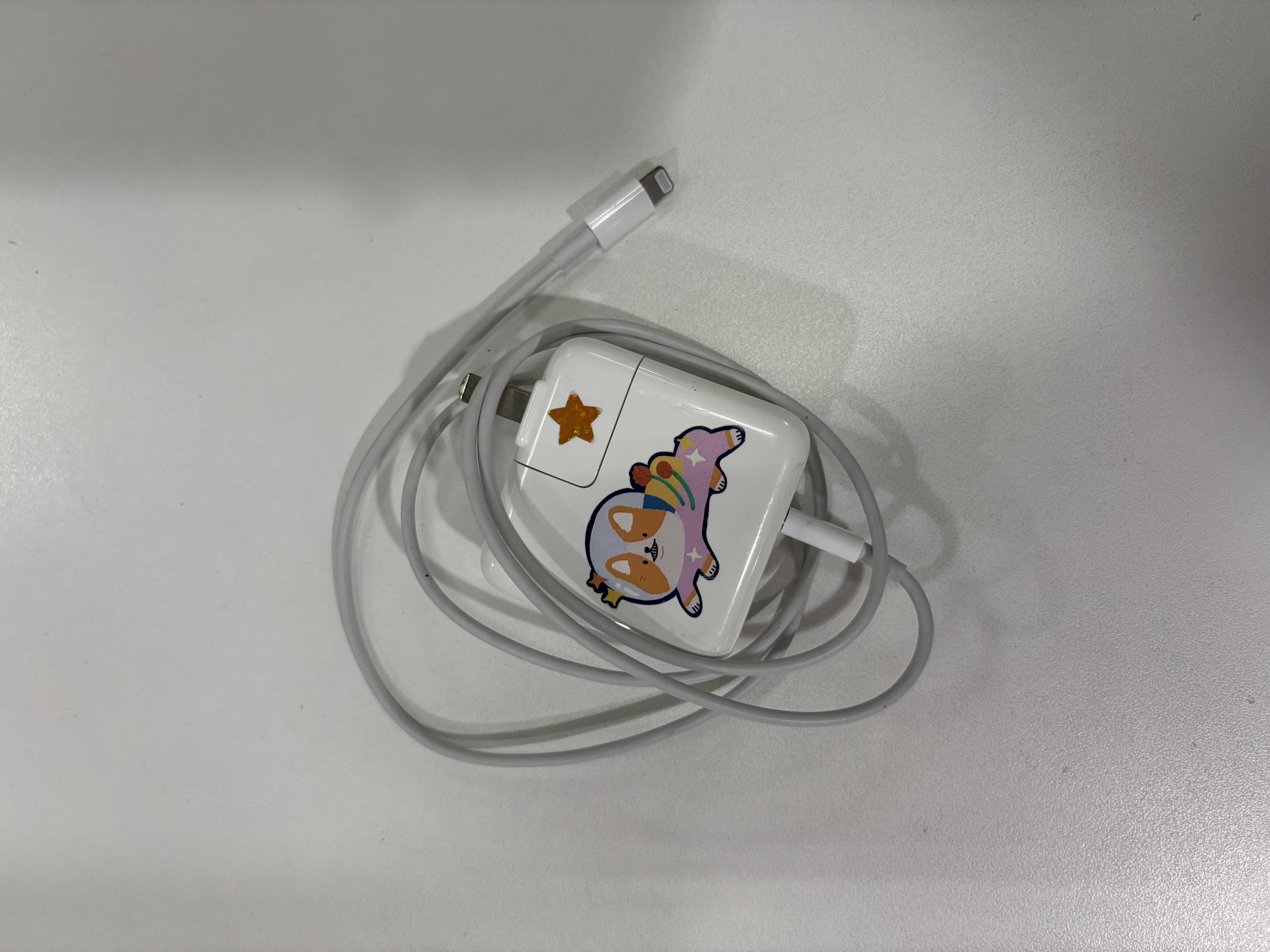 สายชาร์จ (Charging cable) 