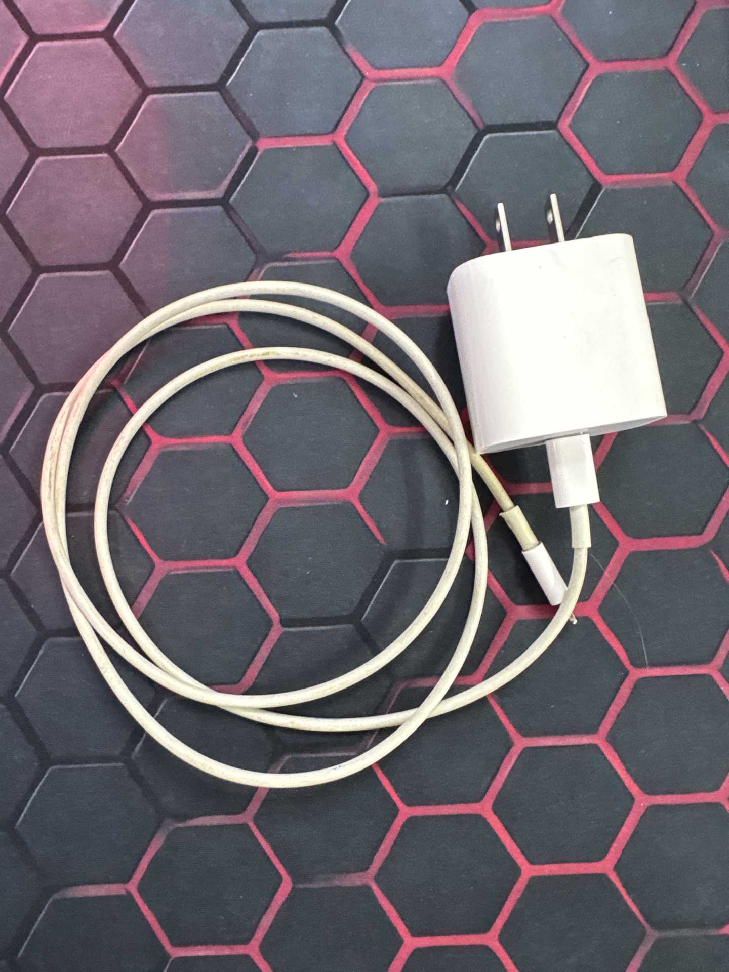 สายชาร์จ (Charging cable) 