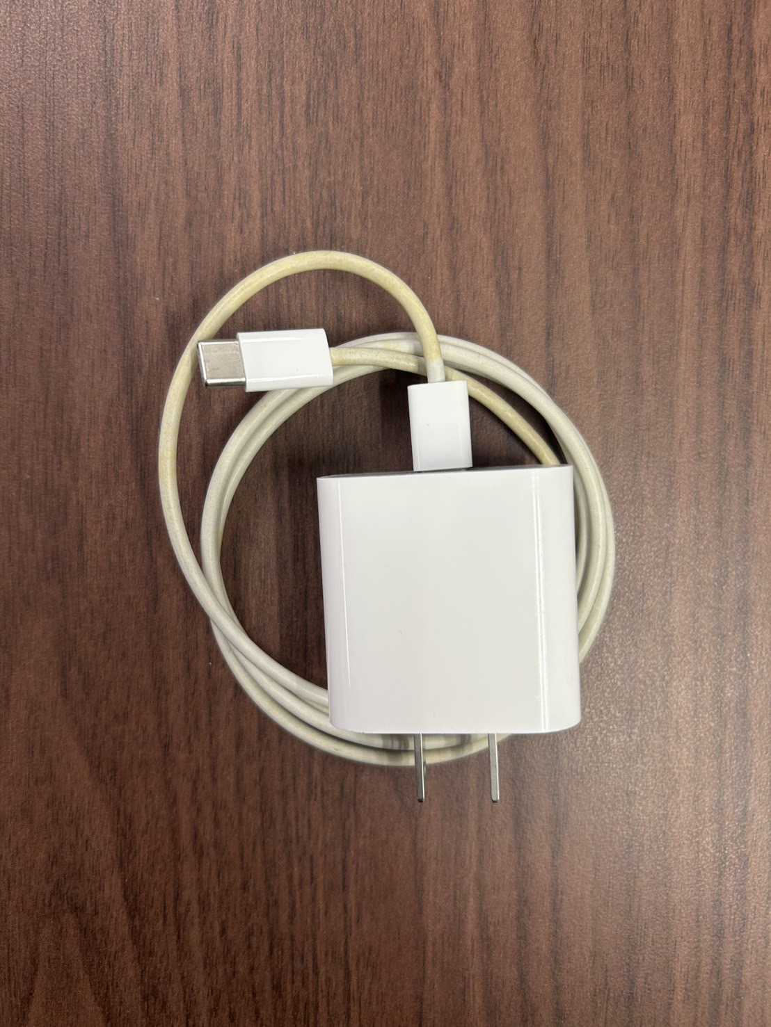 สายชาร์จ (Charging cable) 