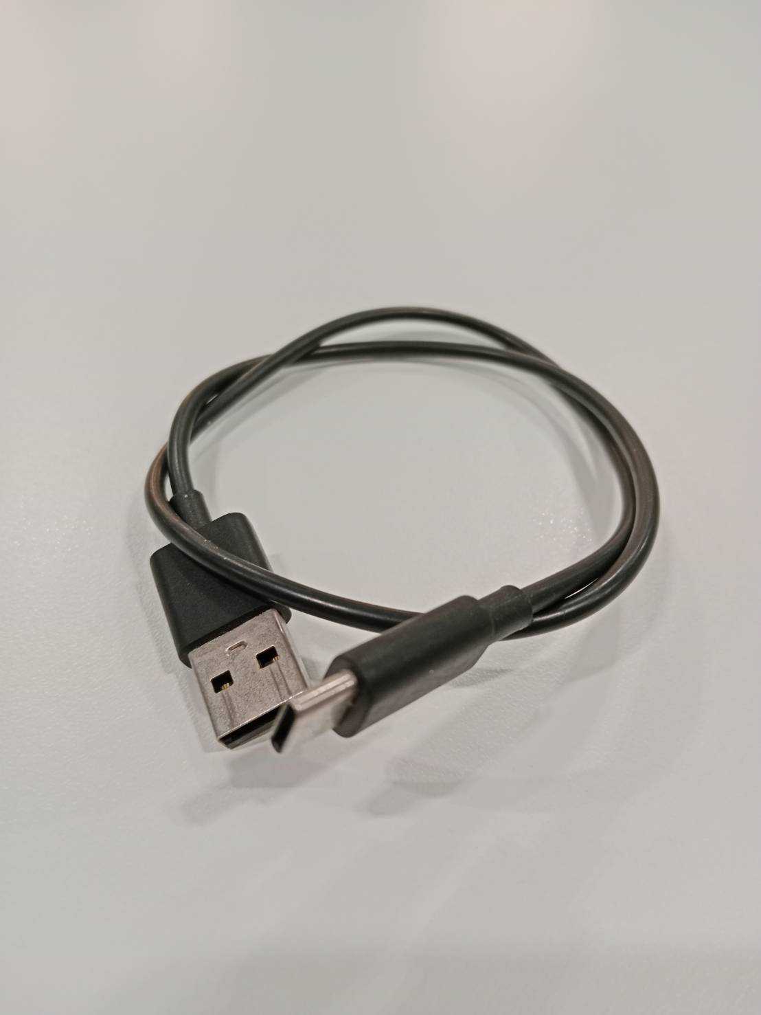 สายชาร์จ (Charging cable) 
